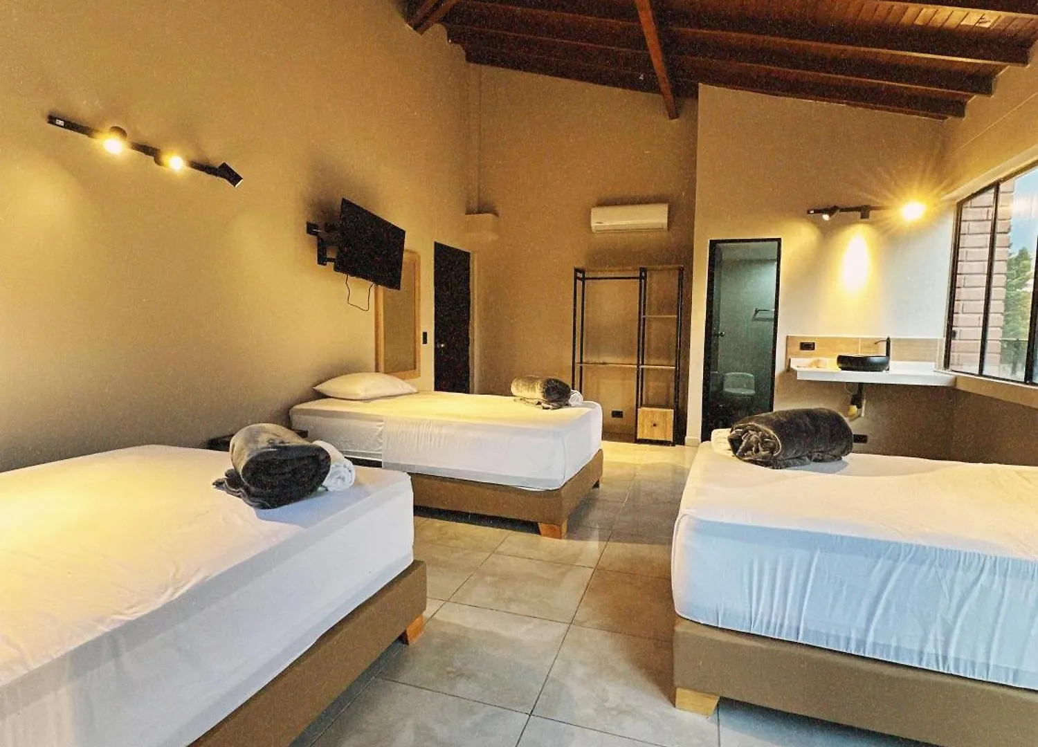 Hotel Coral Boutique Medellin 3*,